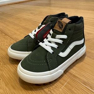 NEW Toddler Sk8-Hi Zip Shoe - size 7.5
